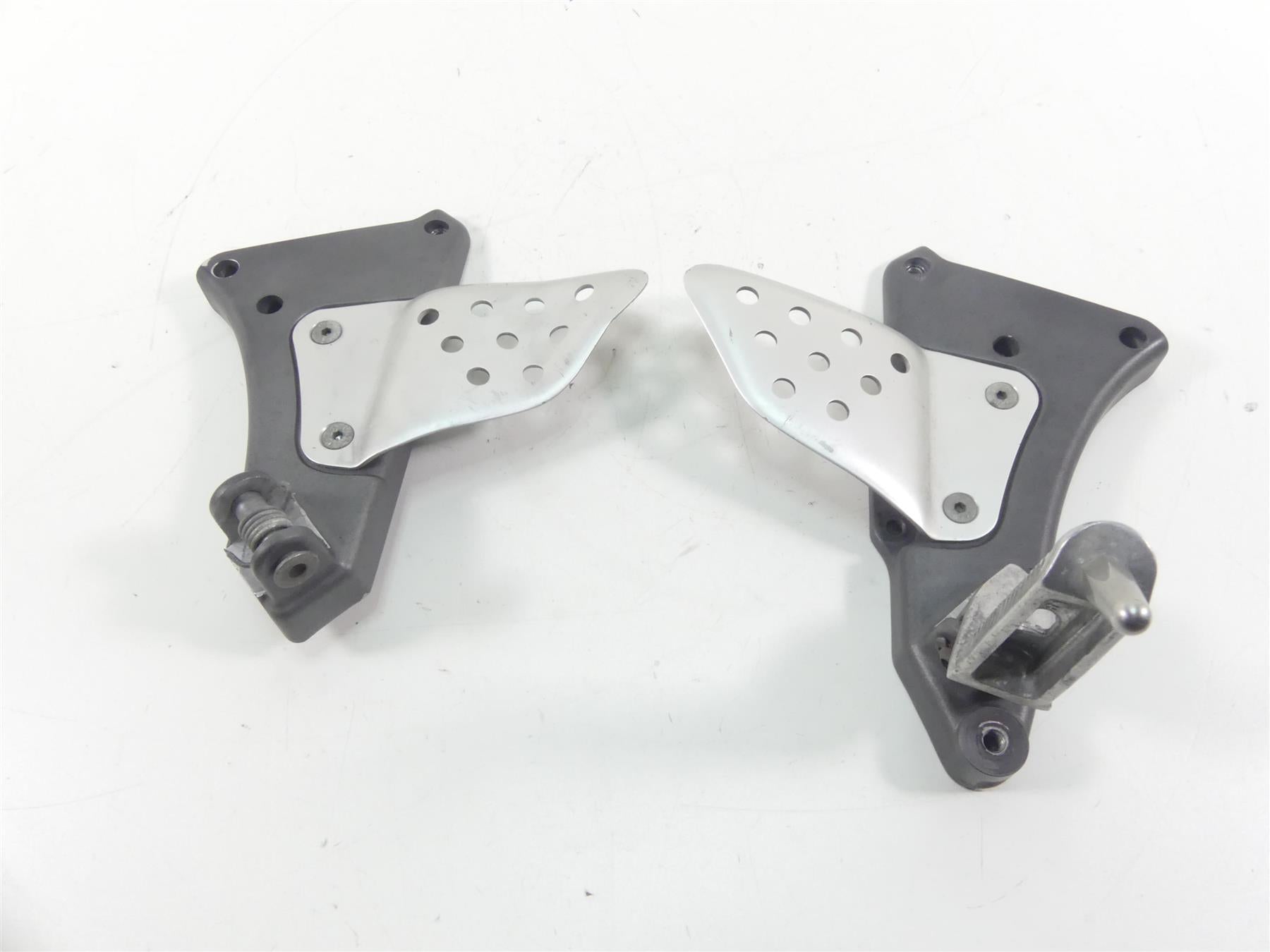 2007 Buell XB12 SS Lightning Right Left Footpeg Mount Set N0402.02A8YBP {{ shop.shopifyCountryName }} - Mototech271