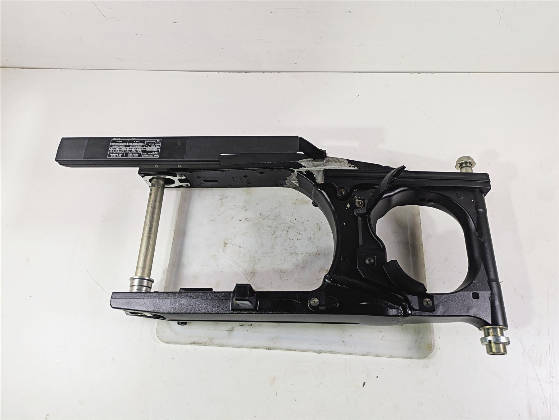 2020 Suzuki V-Strom 1050 XT Rear Swingarm & Axle Set 61000-31J20-YAP {{ shop.shopifyCountryName }} - Mototech271