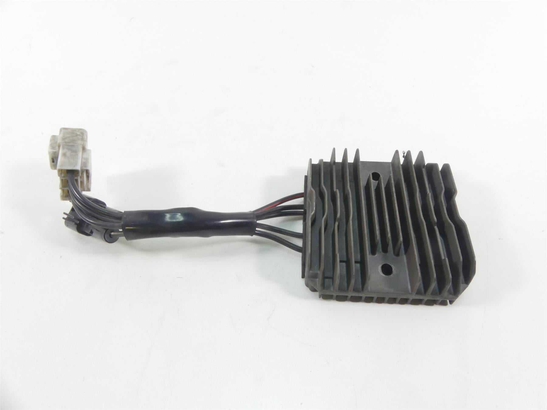 2007 Suzuki M109R VZR1800 Boulevard Rectifier Voltage Regulator 32800-10G20 {{ shop.shopifyCountryName }} - Mototech271