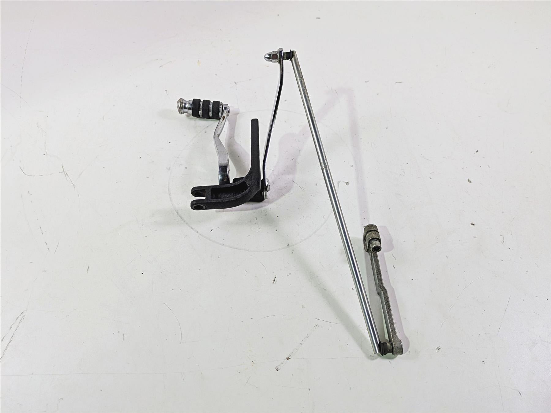 2016 Harley FXDWG Dyna Wide Glide Left Fw Control Footpeg Shifter -Read 33693-03 {{ shop.shopifyCountryName }} - Mototech271