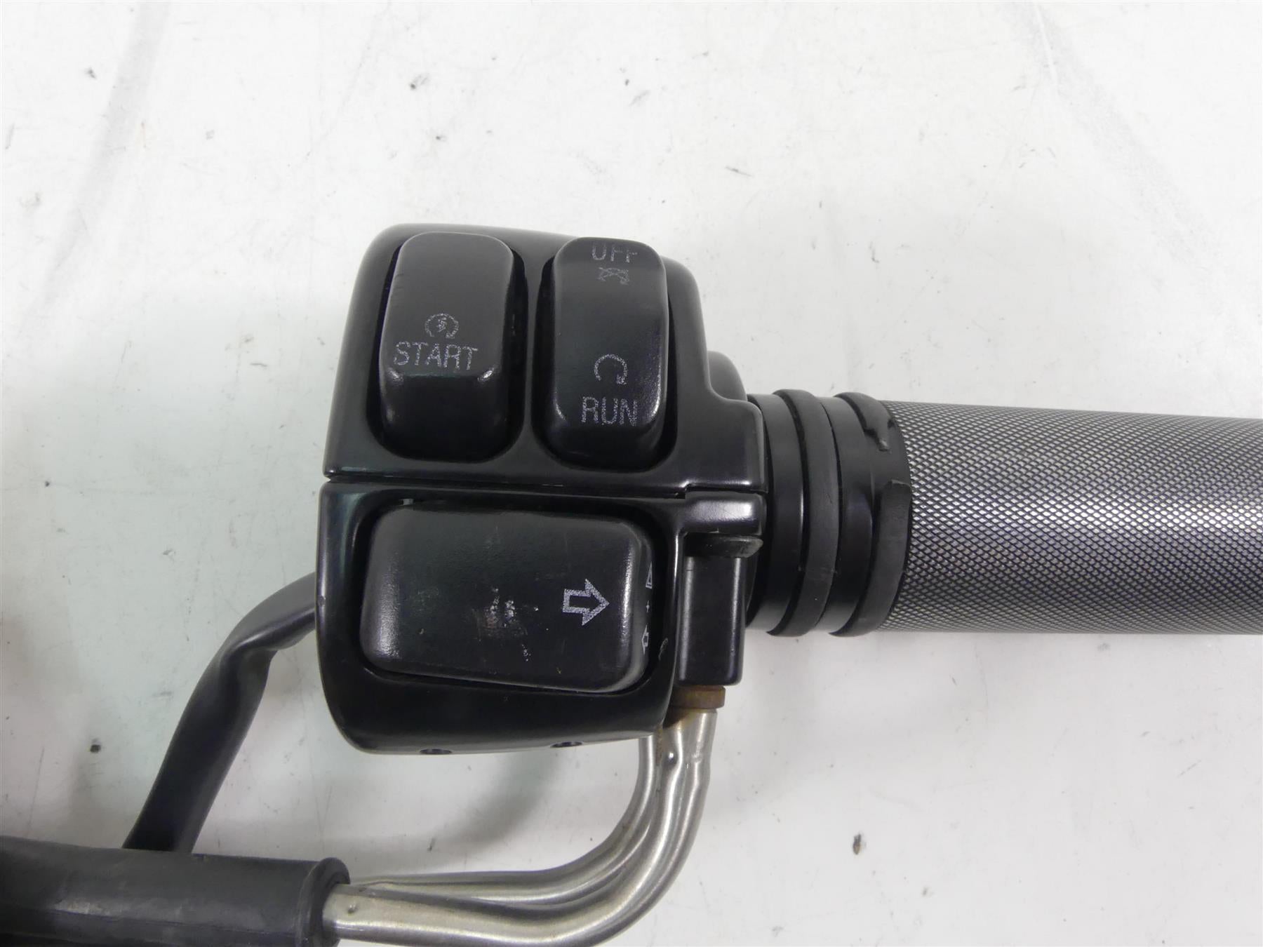 2008 Harley Softail FXSTB Night Train Right Hand Start Control Switch 71684-06A {{ shop.shopifyCountryName }} - Mototech271