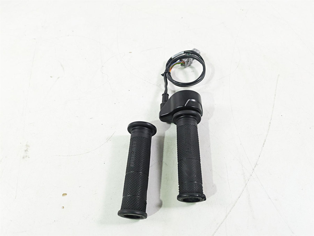 2015 Ducati Hypermotard 821 SP Ride By Wire Throttle Grip Set 66020031E {{ shop.shopifyCountryName }} - Mototech271