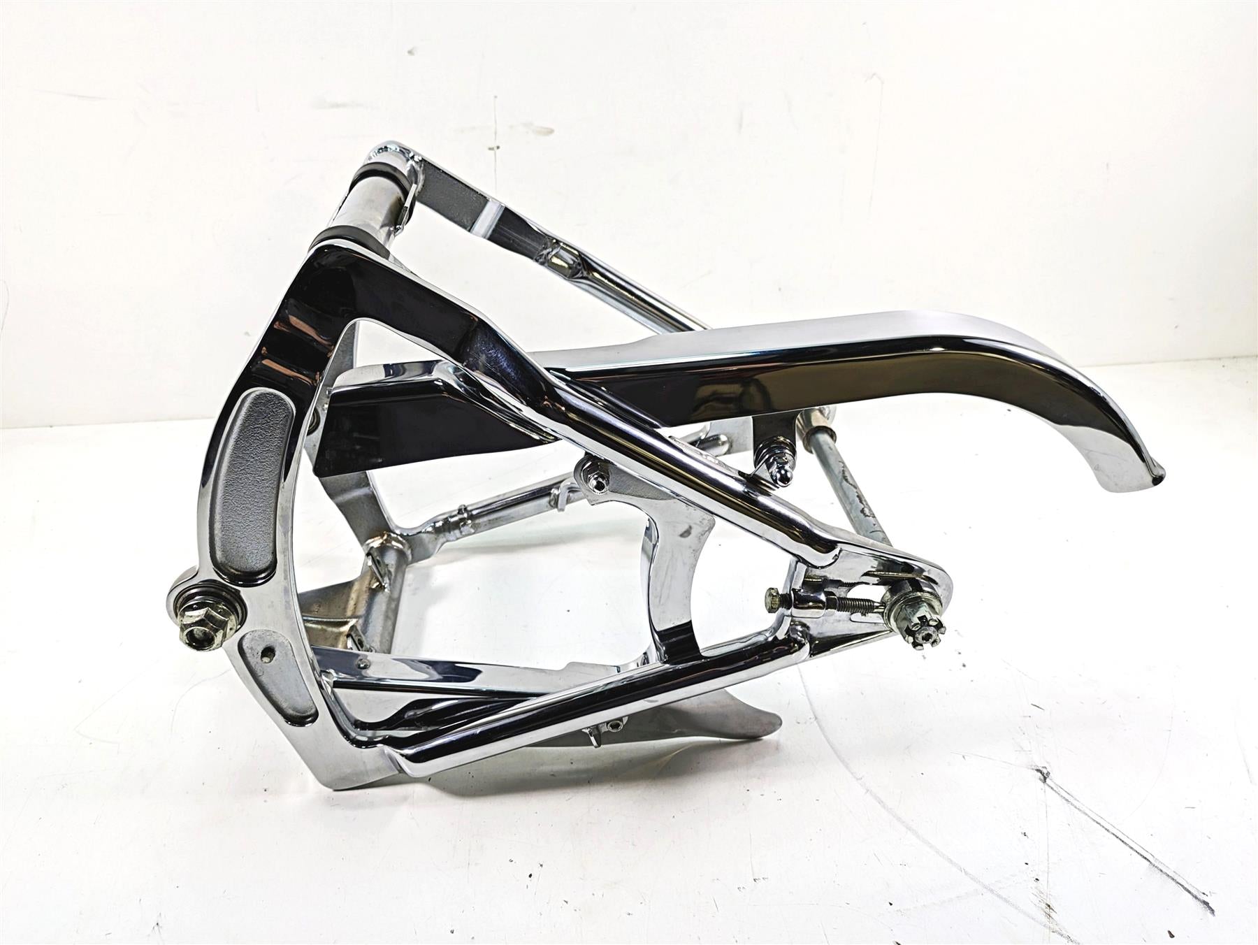 2006 Harley Softail FXSTSI Springer Rear Chrome Swingarm 200mm 47614-06 {{ shop.shopifyCountryName }} - Mototech271