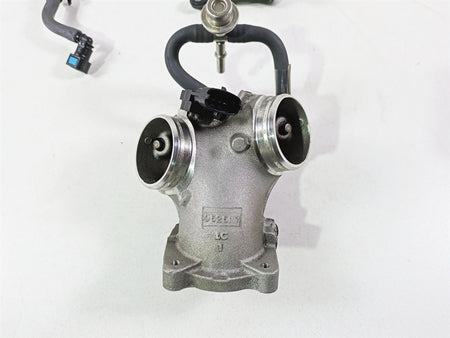 2017 Indian Chieftain Limited Throttle Body & Intake Manifold 5138214 1204685 {{ shop.shopifyCountryName }} - Mototech271