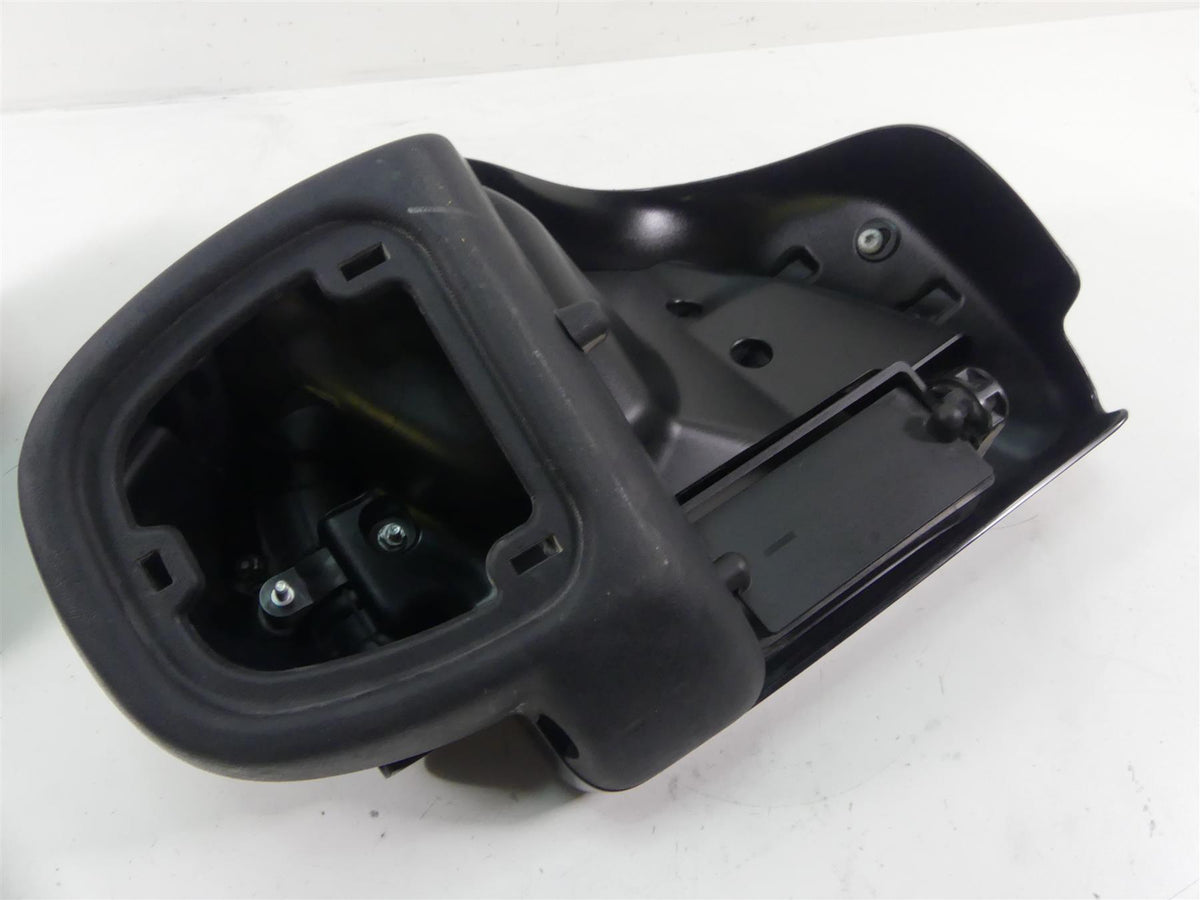 2014 Harley Touring FLHTK Electra Glide Lower Leg Fairing Cover Set 57100112 {{ shop.shopifyCountryName }} - Mototech271