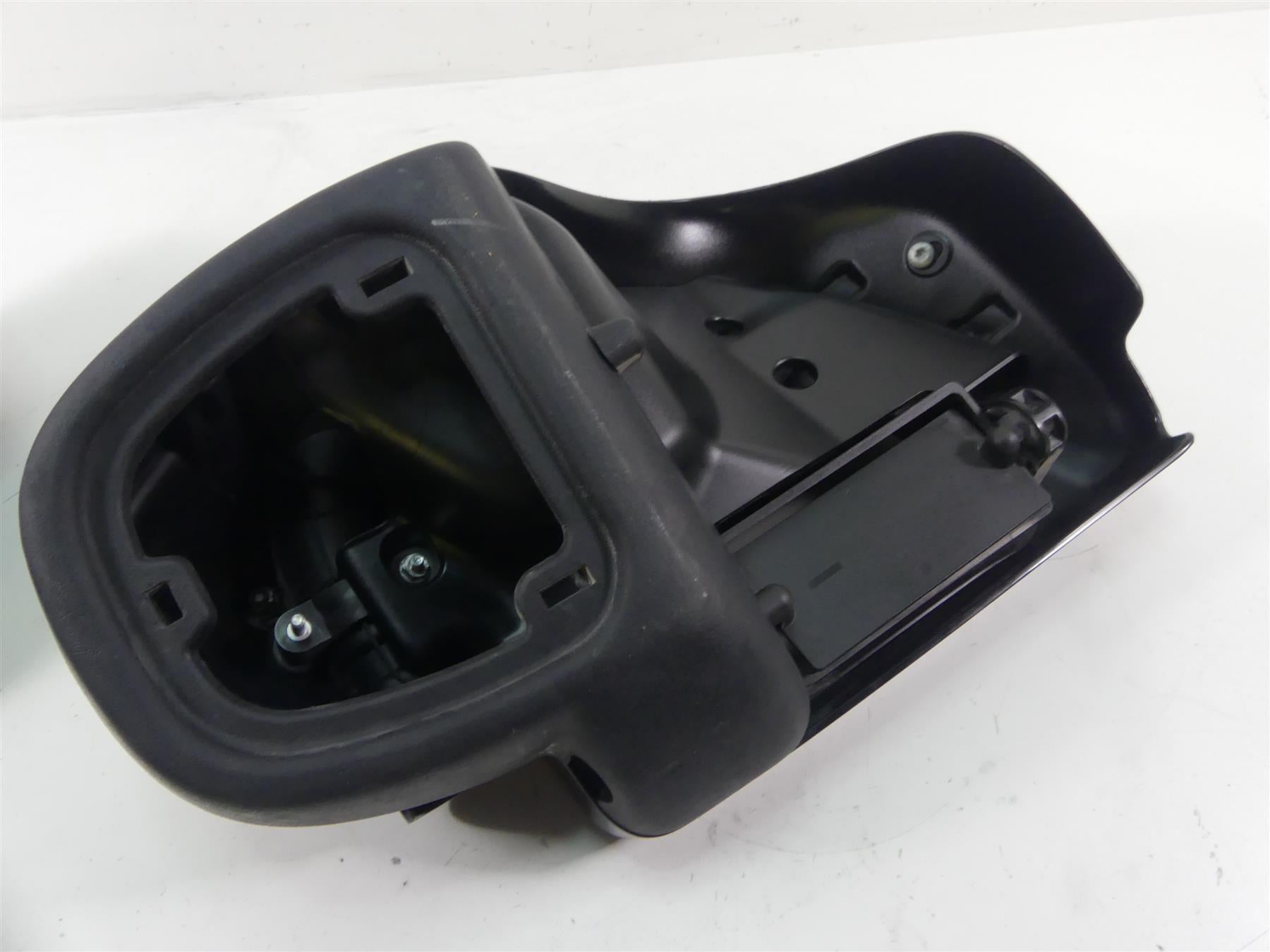 2014 Harley Touring FLHTK Electra Glide Lower Leg Fairing Cover Set 57100112 {{ shop.shopifyCountryName }} - Mototech271