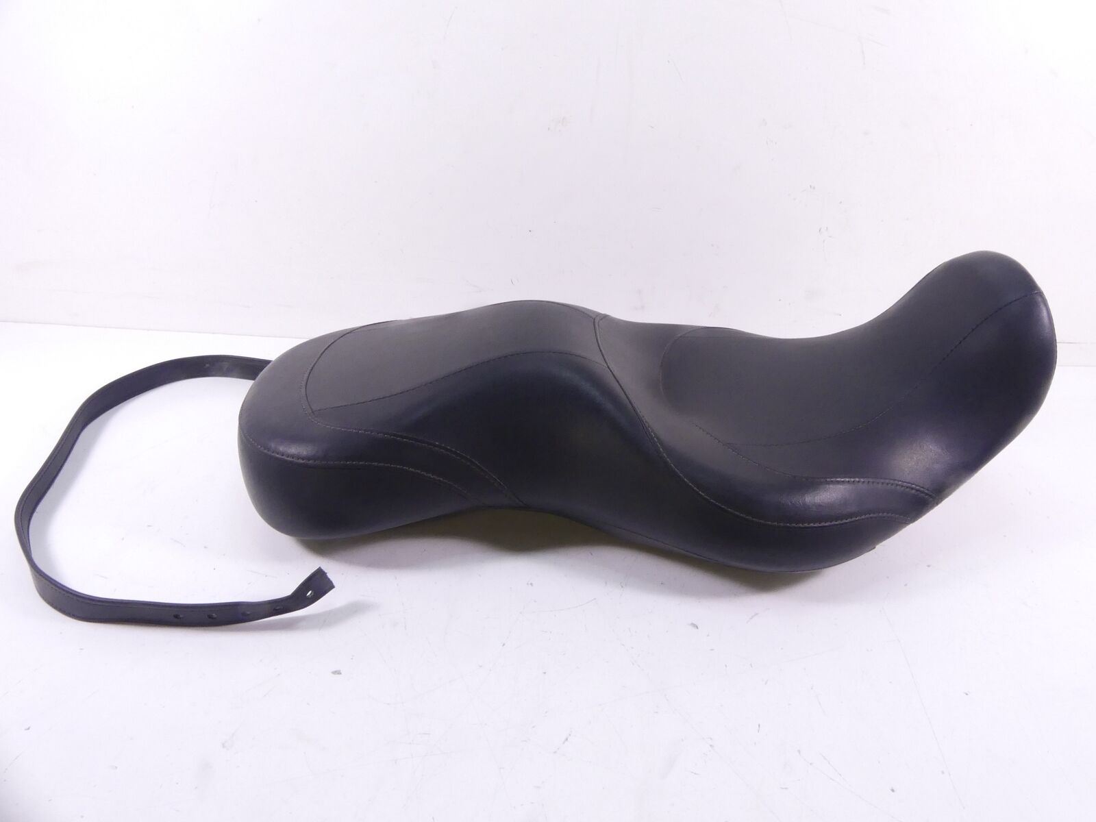 2016 Harley FLD Dyna Switchback 103 Seat Saddle -No Cuts 54166-12 {{ shop.shopifyCountryName }} - Mototech271