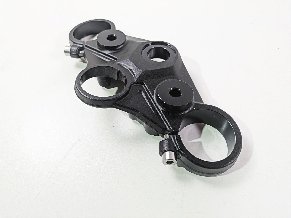 2024 Triumph Street Triple 765 R Upper Triple Tree Steering Clamp T2041726 {{ shop.shopifyCountryName }} - Mototech271