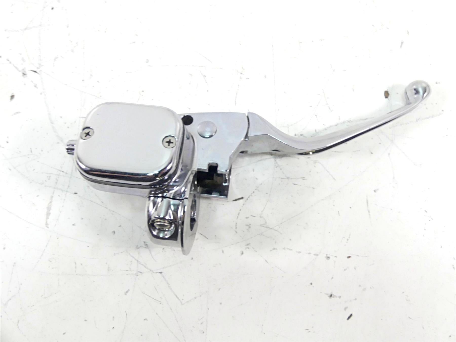 9/16" Chrome Front Brake Master Cylinder For Harley Davidson Softail Dyna Touring Bikes {{ shop.shopifyCountryName }} - Mototech271