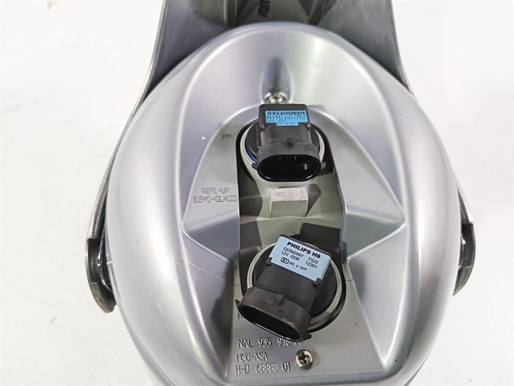 2006 Harley VRSCR Street V-Rod Headlight Head Light Lamp & Mount 68880-01 {{ shop.shopifyCountryName }} - Mototech271