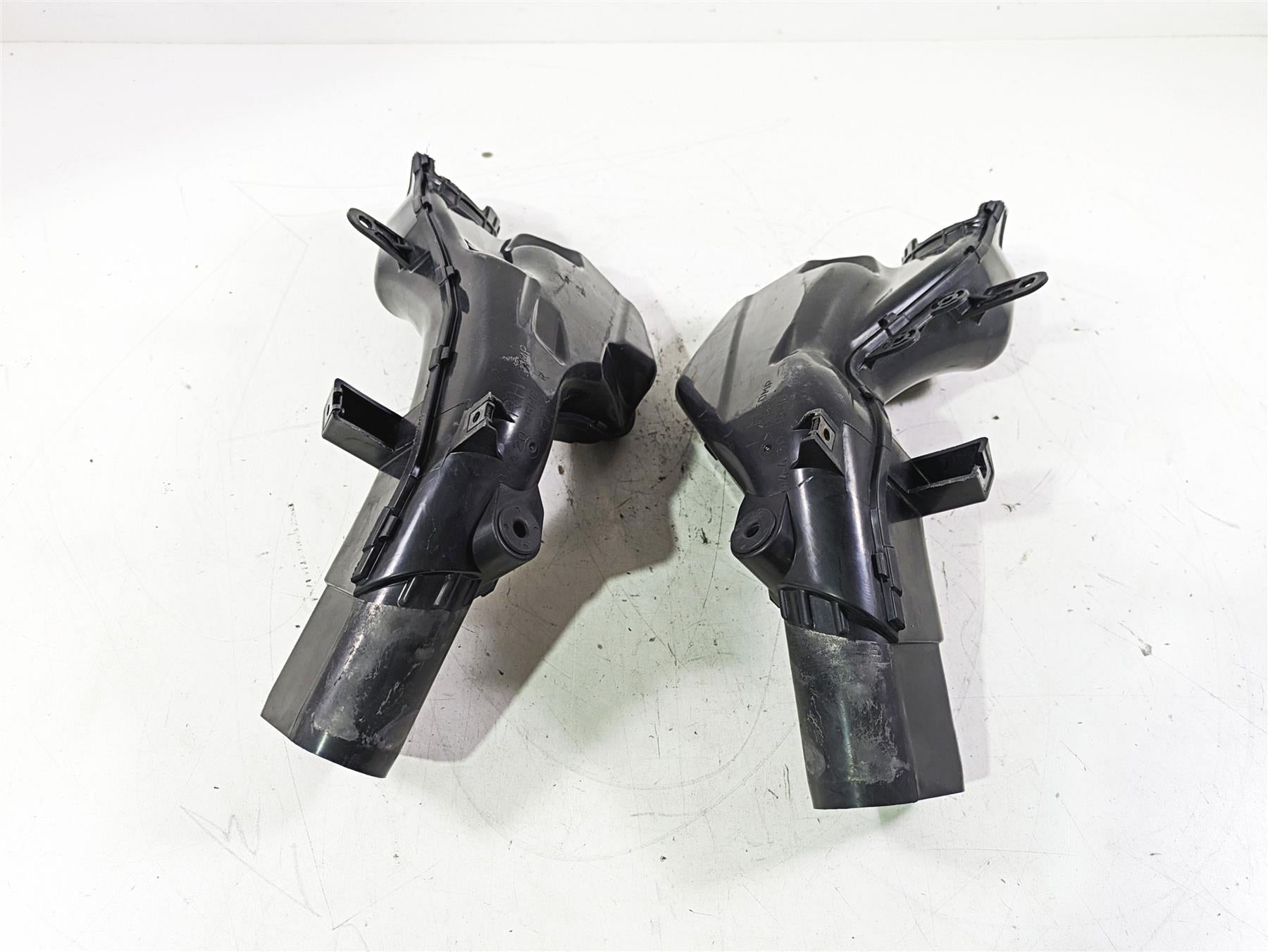 2018 Suzuki GSX1300 R Hayabusa Air Intake Duct Set 94420-15H01 94430-15H01 {{ shop.shopifyCountryName }} - Mototech271