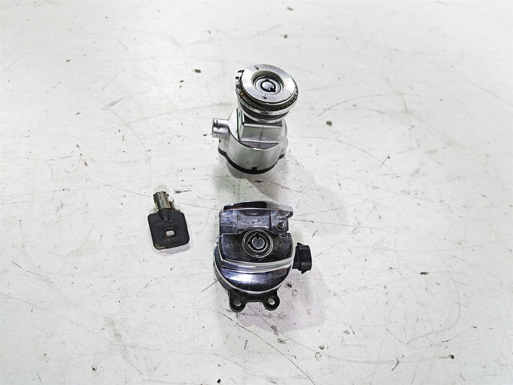 2013 Harley FXDWG Dyna Wide Glide Ignition Switch + Steering Lock Read 71475-06B {{ shop.shopifyCountryName }} - Mototech271