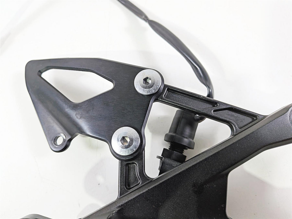 2022 Yamaha YZF R1 R1M RN65 Front Right Foot Peg & Brake Pedal 2CR-27443-00-00-Mototech271