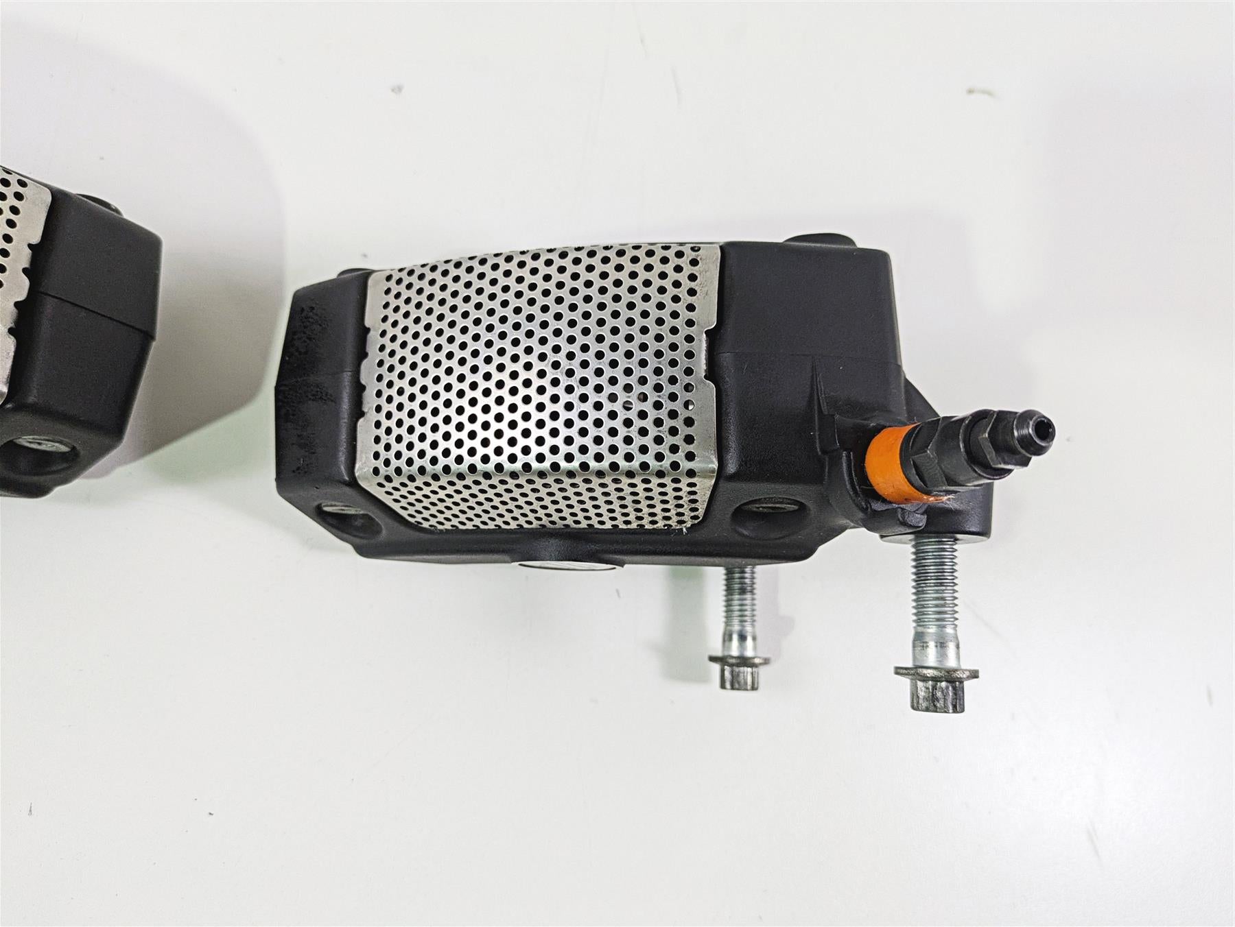 2016 Harley Touring FLHR Road King Front Brake Caliper Set 43027-08 44023-08 {{ shop.shopifyCountryName }} - Mototech271