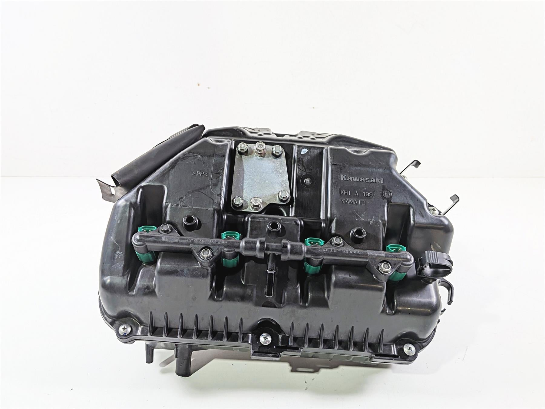 2022 Kawasaki ZX10R ZX1000 Ninja Air Box Filter Cleaner & Injectors 11010-1807 {{ shop.shopifyCountryName }} - Mototech271
