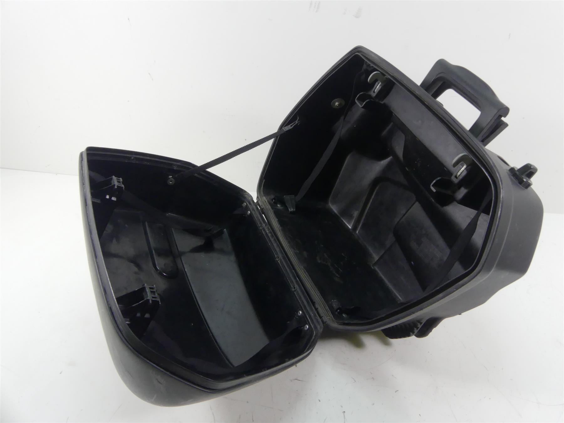 2001 BMW R1150 GS R21 Right Saddlebag Saddle Bag Luggage Box - 31L 46542316008 {{ shop.shopifyCountryName }} - Mototech271