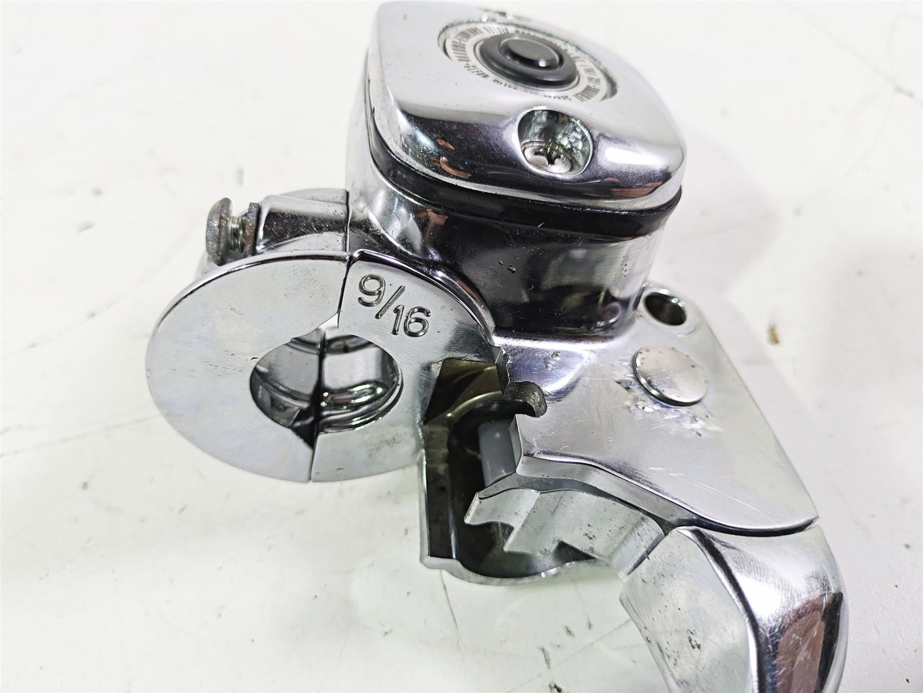 2007 Harley FXDWG Dyna Wide Glide Front Brake Master Cylinder 9/16 45029-11D {{ shop.shopifyCountryName }} - Mototech271