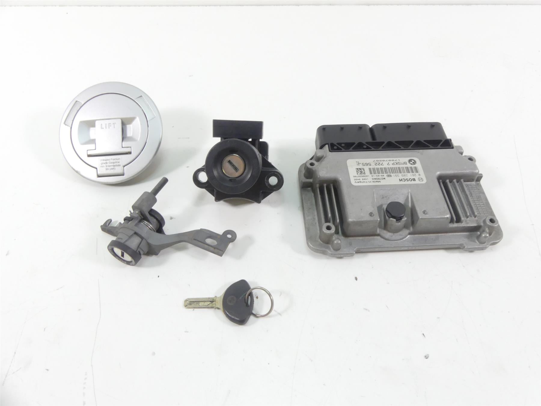2009 BMW R1200GS K25 Cdi Ecm Ignition Switch Key Locks Set 7722565 51257700072 {{ shop.shopifyCountryName }} - Mototech271
