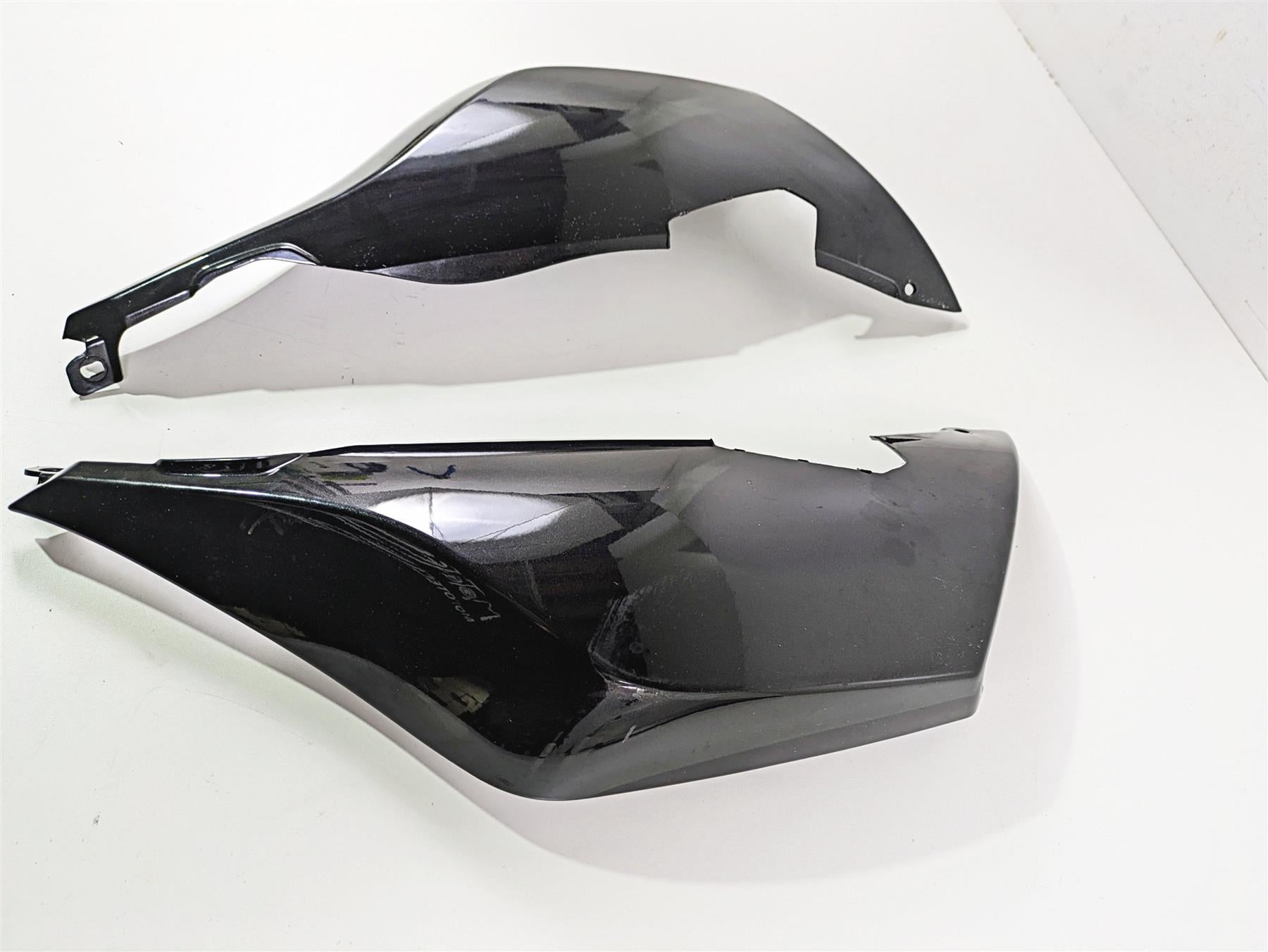 2014 BMW K1300S K40 Tail Side Cover Fairing Set 46627689305 46627689306 {{ shop.shopifyCountryName }} - Mototech271