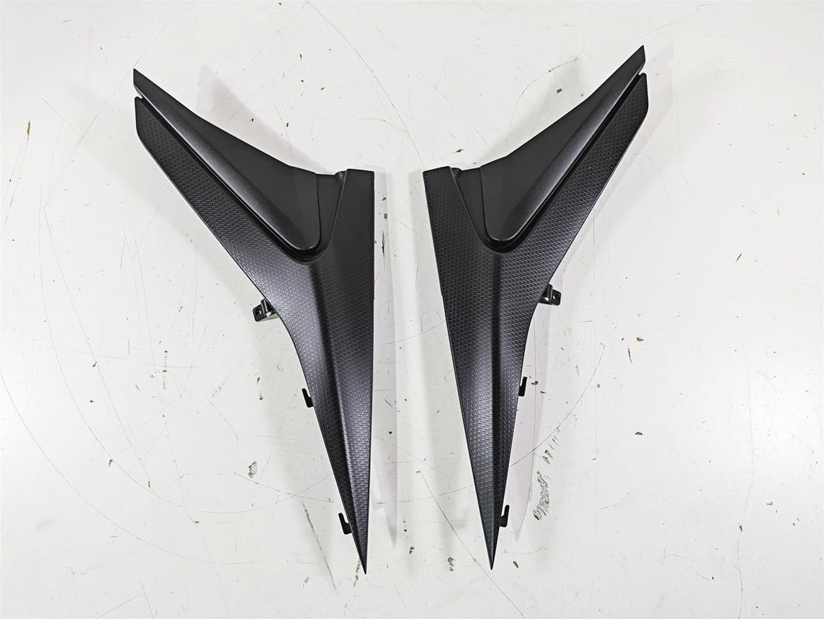 2021 Aprilia RS660 Under Seat Infill Cover Fairings 2B006645 L 2B006646 {{ shop.shopifyCountryName }} - Mototech271