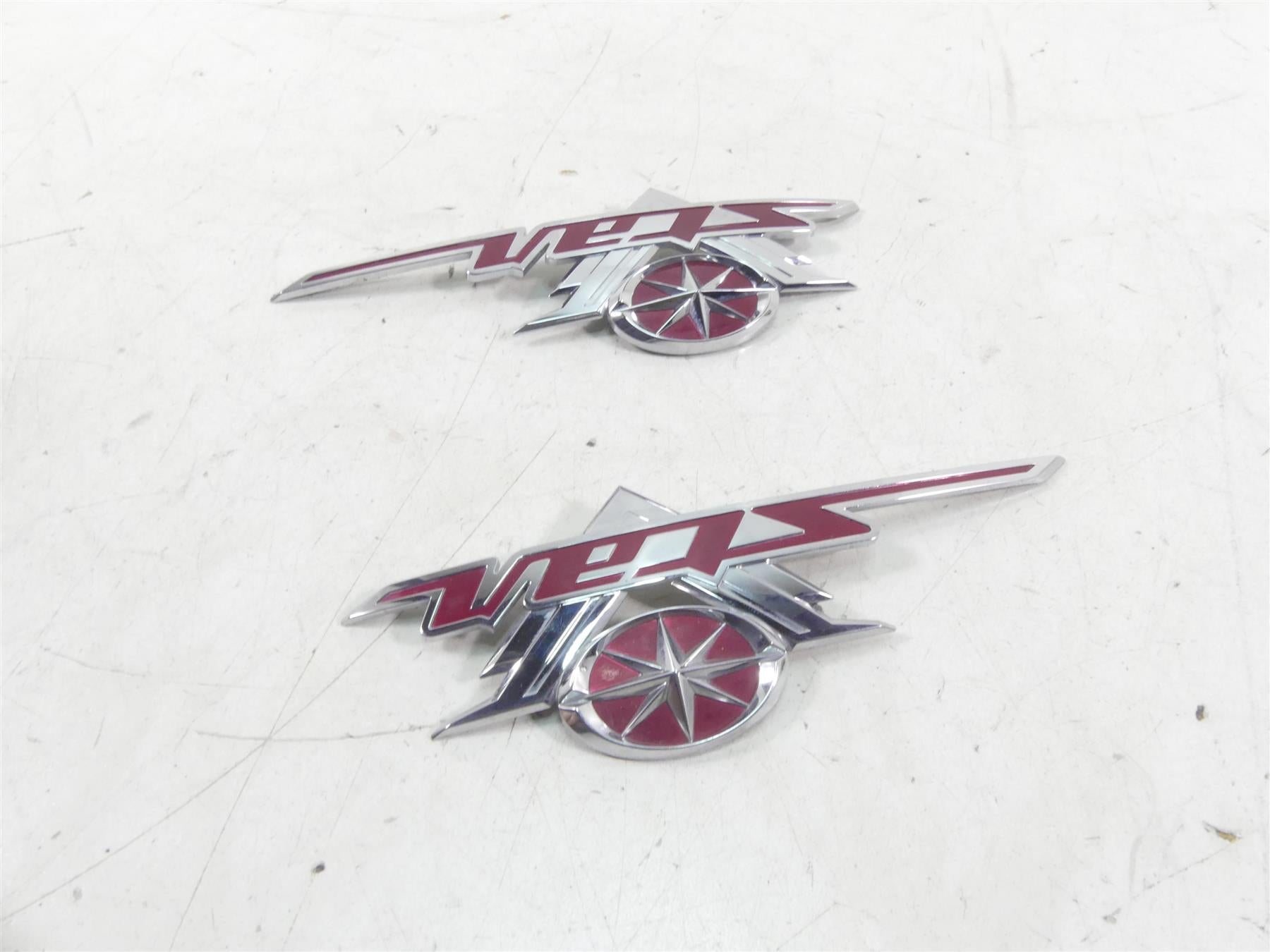 2002 Yamaha XVS1100 V-Star Fuel Gas Petrol Tank Emblem Set 5KS-2416B-10-00 {{ shop.shopifyCountryName }} - Mototech271