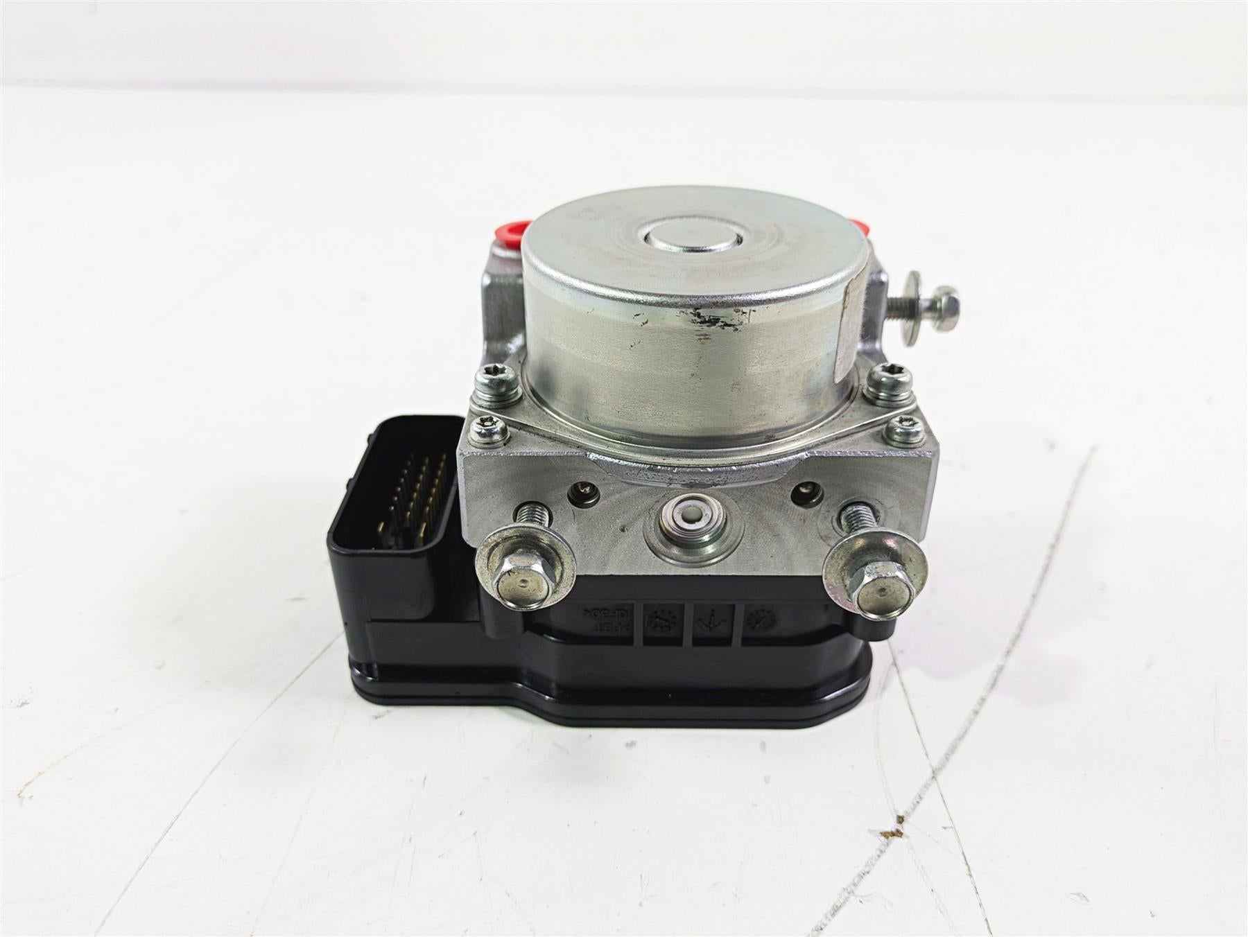 2012 Victory Cross Country Nissin Abs Brake Pump Unit Module 1911694 {{ shop.shopifyCountryName }} - Mototech271