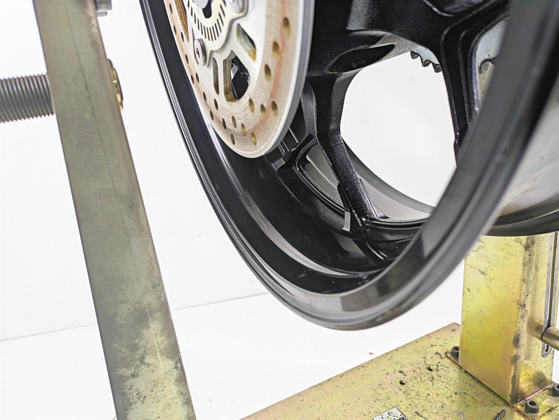 2023 Kawasaki ZX1400 ZX14R Ninja Straight 17x6 Rear Wheel Rim 41073-0731 {{ shop.shopifyCountryName }} - Mototech271