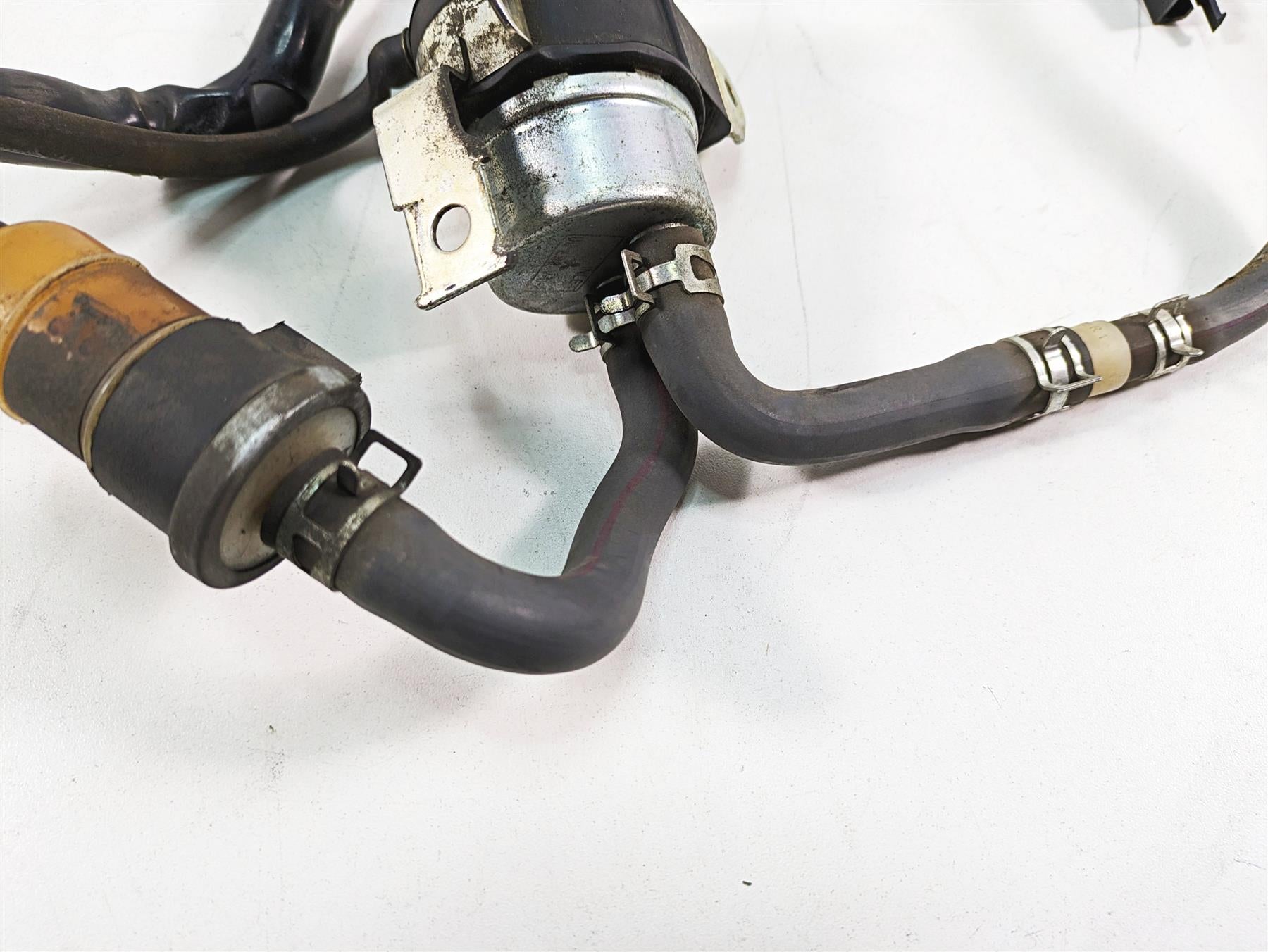 2006 Honda VT1100 C2 Shadow Fuel Gas Petrol Pump & Lines 16710-MCK-315 {{ shop.shopifyCountryName }} - Mototech271