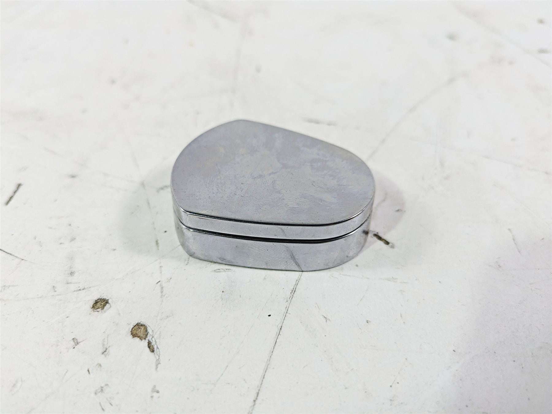 2003 Harley Touring FLHTCUI E-Glide 100th Ignition Switch Lock Cover 71663-99 {{ shop.shopifyCountryName }} - Mototech271