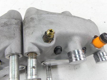 2005 Harley Touring CVO FLHTCSE Electra Glide Front Brake Caliper Set 44382-99C {{ shop.shopifyCountryName }} - Mototech271