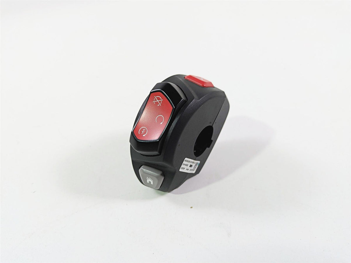 2024 Triumph Tiger 900 GT Right Hand Start Stop Control Switch T2044829 {{ shop.shopifyCountryName }} - Mototech271
