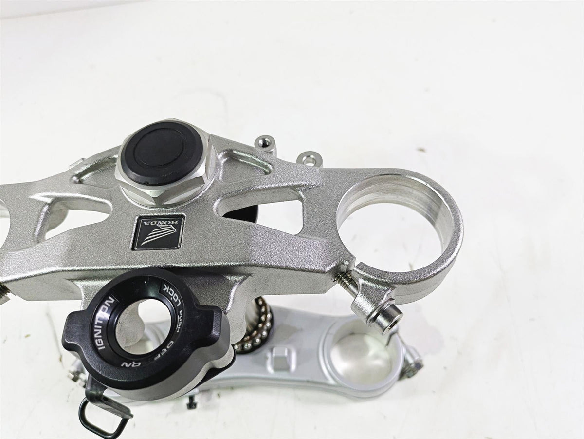 2008 Honda CBR1000RR SC59 Upper Lower Triple Tree Set 53300-MFL-000 {{ shop.shopifyCountryName }} - Mototech271