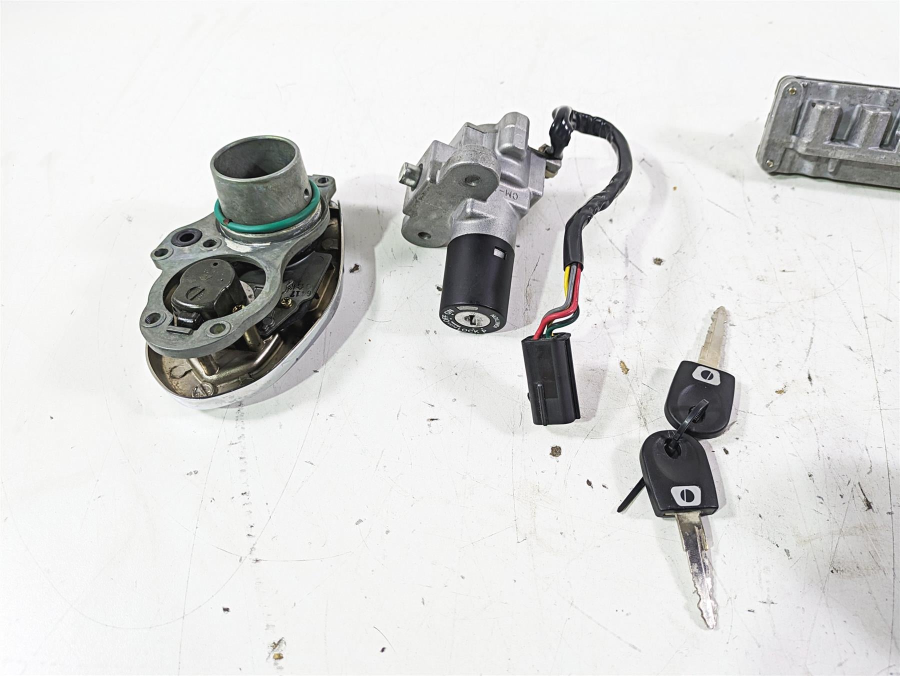 2007 Ducati Sport Classic GT1000 Cdi Ecm Engine Control Module Ignition Key Lock 11K 40610381C {{ shop.shopifyCountryName }} - Mototech271