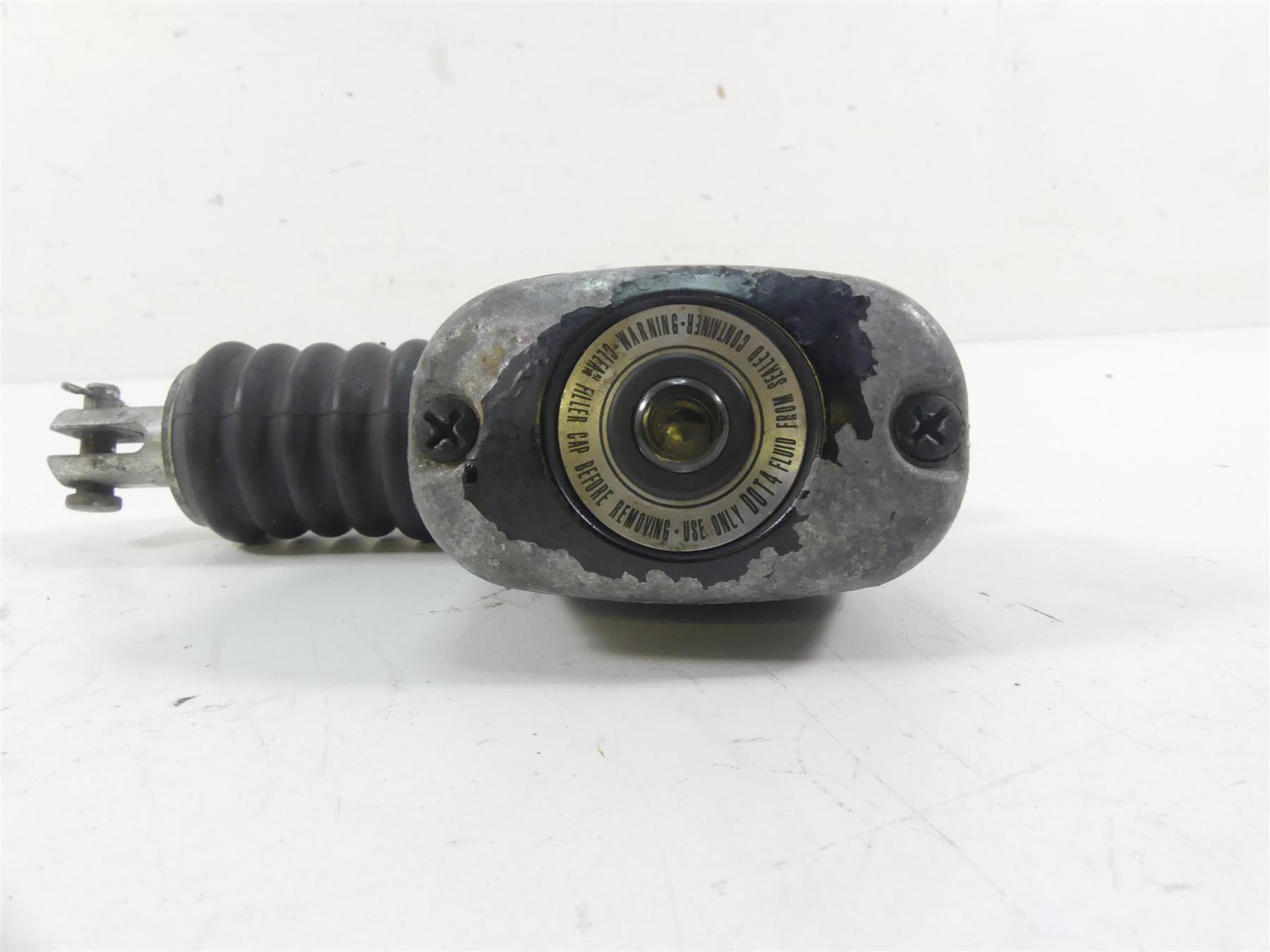 2005 Harley Touring FLHRSI Road King Rear Brake Master Cylinder 41767-05E {{ shop.shopifyCountryName }} - Mototech271