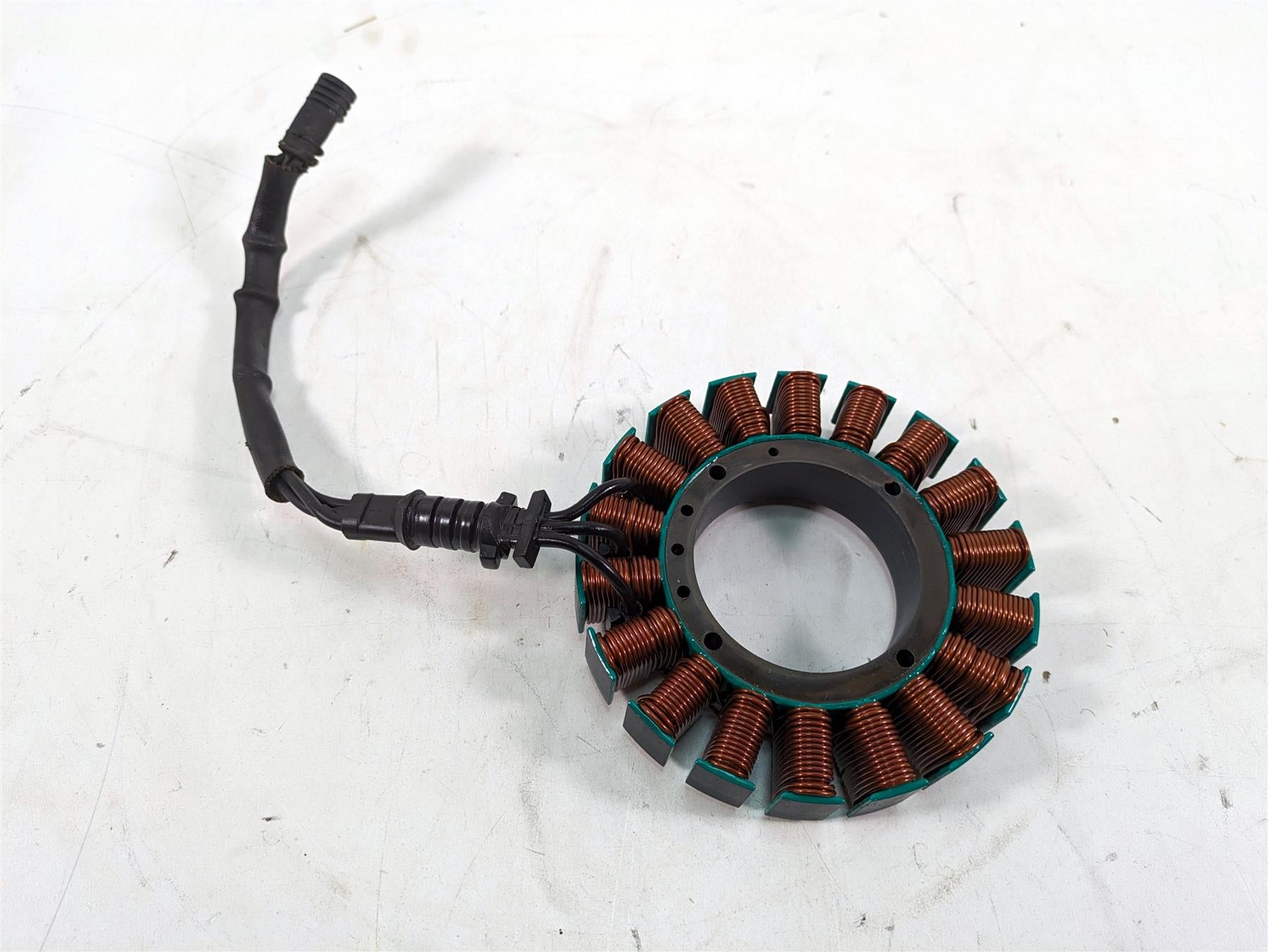 2006 Harley Touring FLHTCUI Electra Glide Stator Alternator Generator 29987-06D {{ shop.shopifyCountryName }} - Mototech271