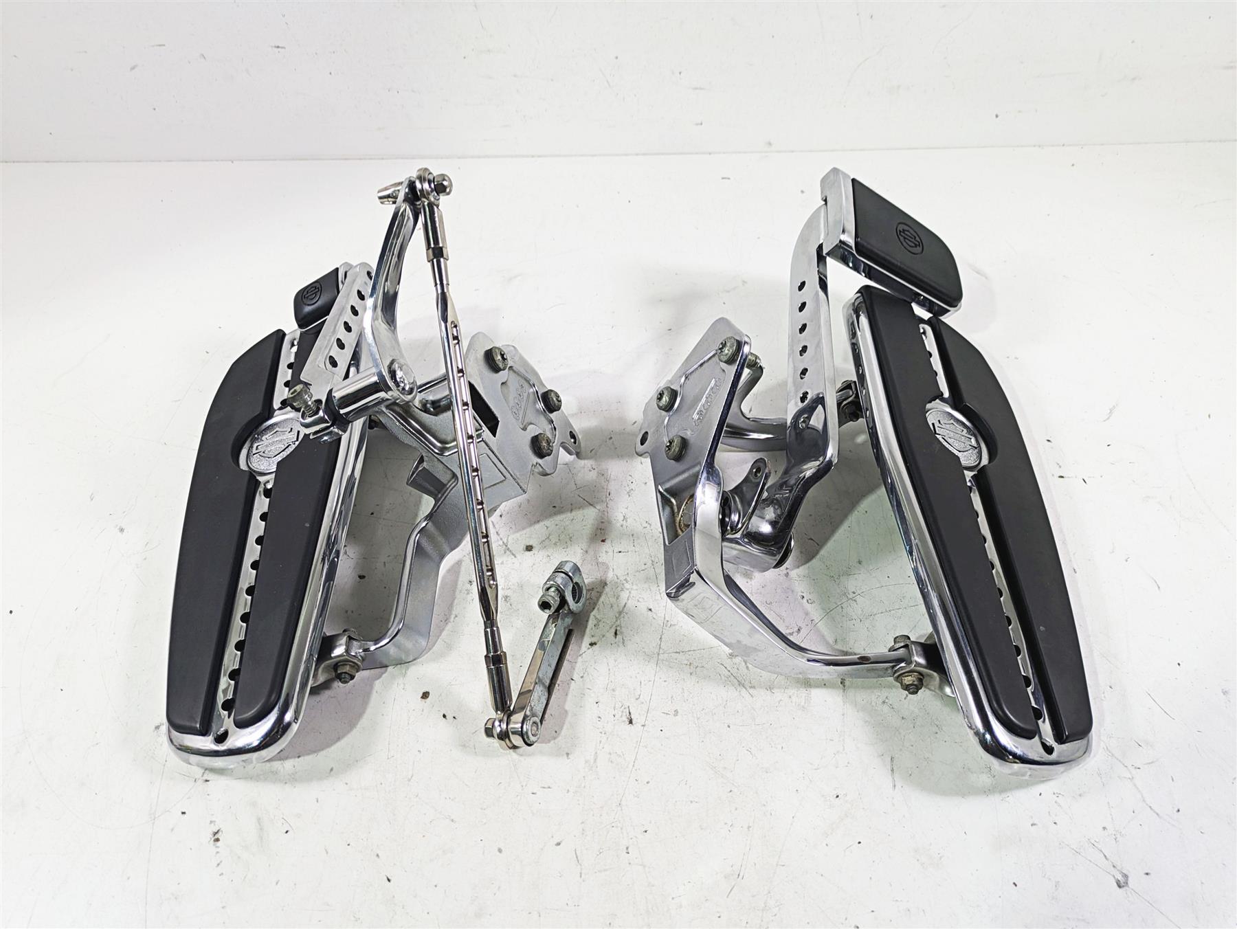 2005 Harley Softail FLSTFSE CVO Fat Boy Floorboard Shifter Brake Set 33688-03A