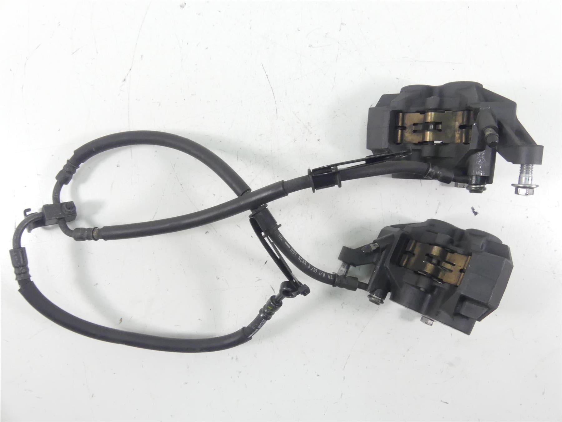 2008 Yamaha FZ1 Fazer Front Brake Calipers L 2D1-2580T-00-00 R 2D1-2580U-00-00 {{ shop.shopifyCountryName }} - Mototech271
