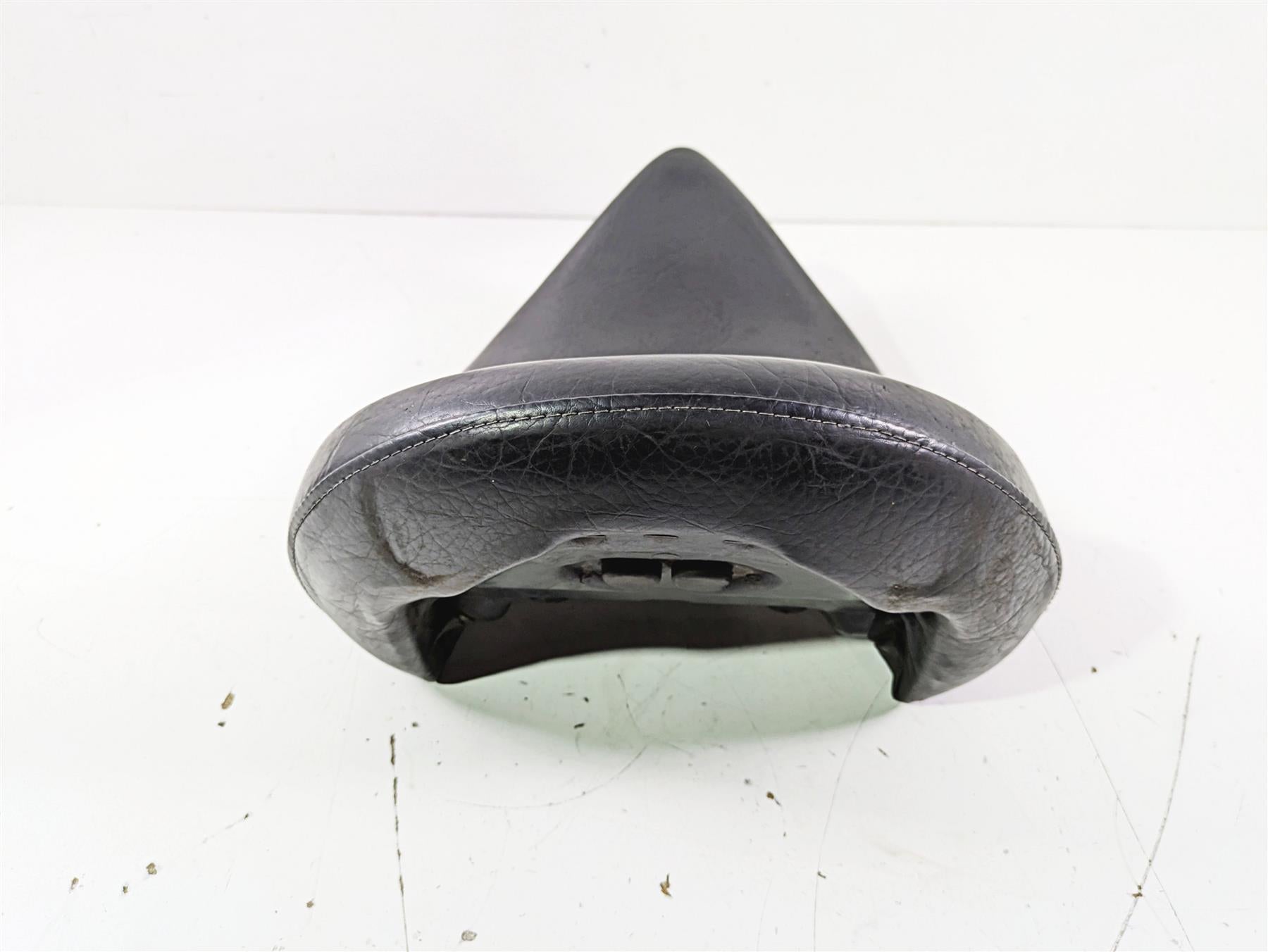 2004 Victory Kingpin Front Driver Rider Seat 2874599 2683237 {{ shop.shopifyCountryName }} - Mototech271