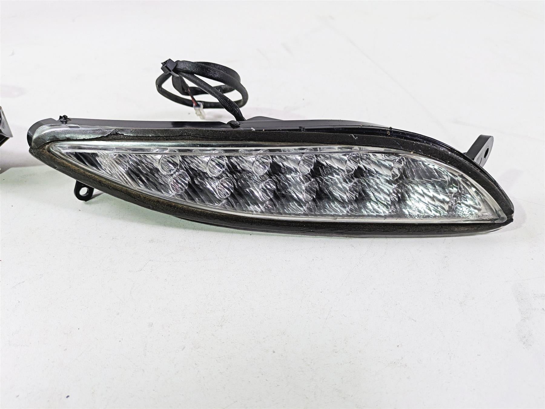 2017 Indian Chieftain Limited Front Blinker Turn Signal Set 2412456 2412455 {{ shop.shopifyCountryName }} - Mototech271