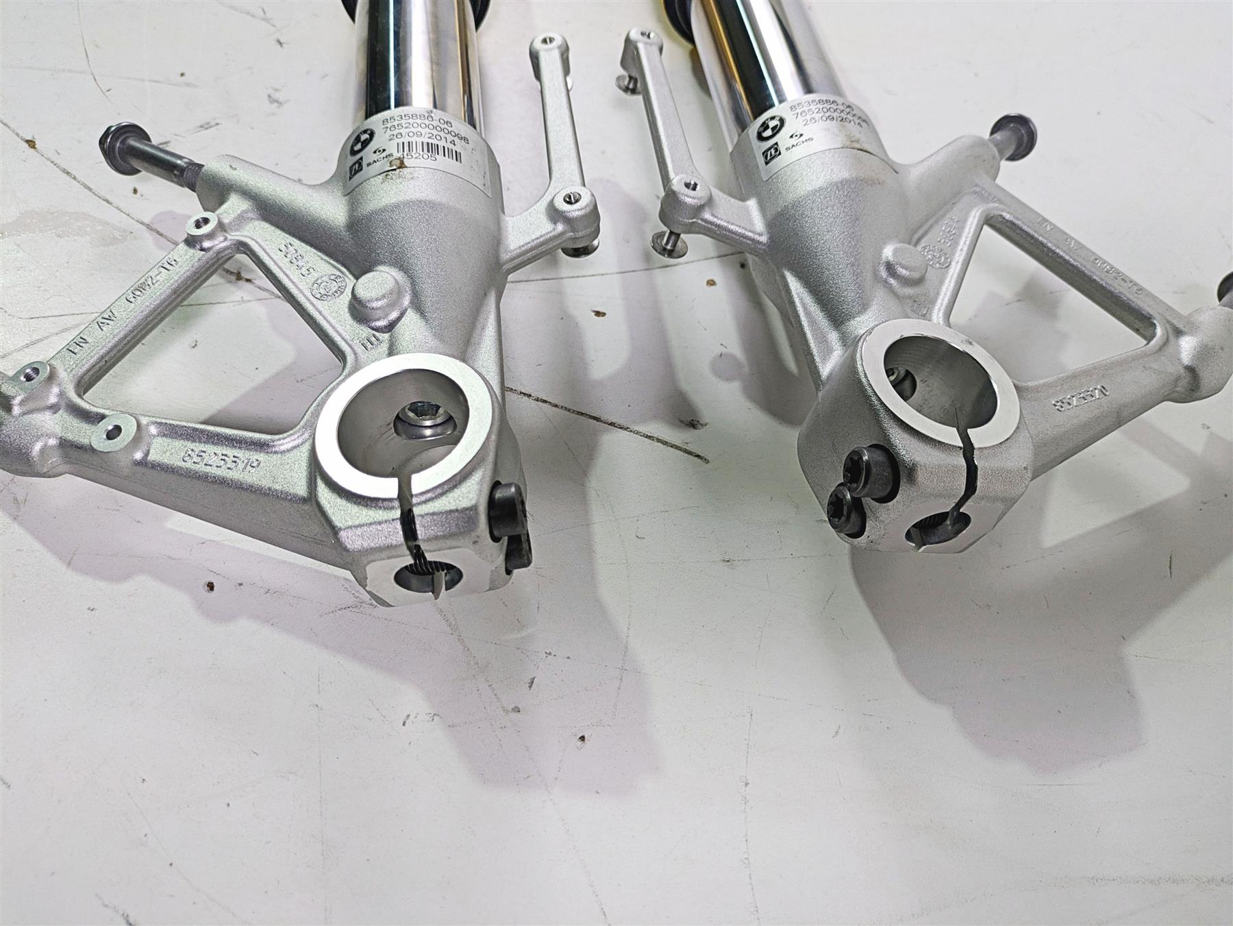 2015 BMW R nineT K21 Straight Sachs Front Fork Leg Set 591 Mi Only 31428535887 {{ shop.shopifyCountryName }} - Mototech271