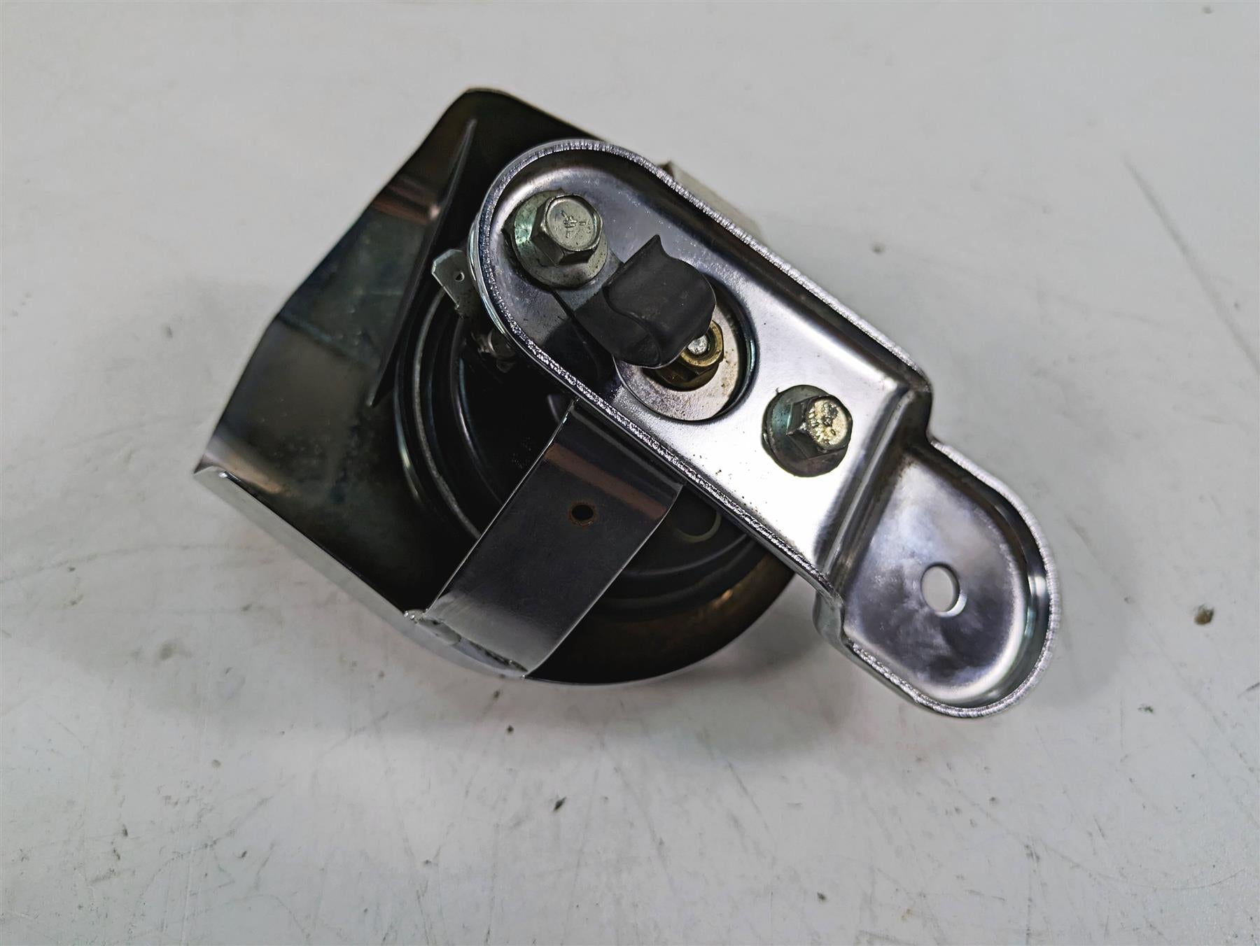 2006 Harley Softail FXSTSI Springer Horn & Cover 61300478A 69060-90H {{ shop.shopifyCountryName }} - Mototech271