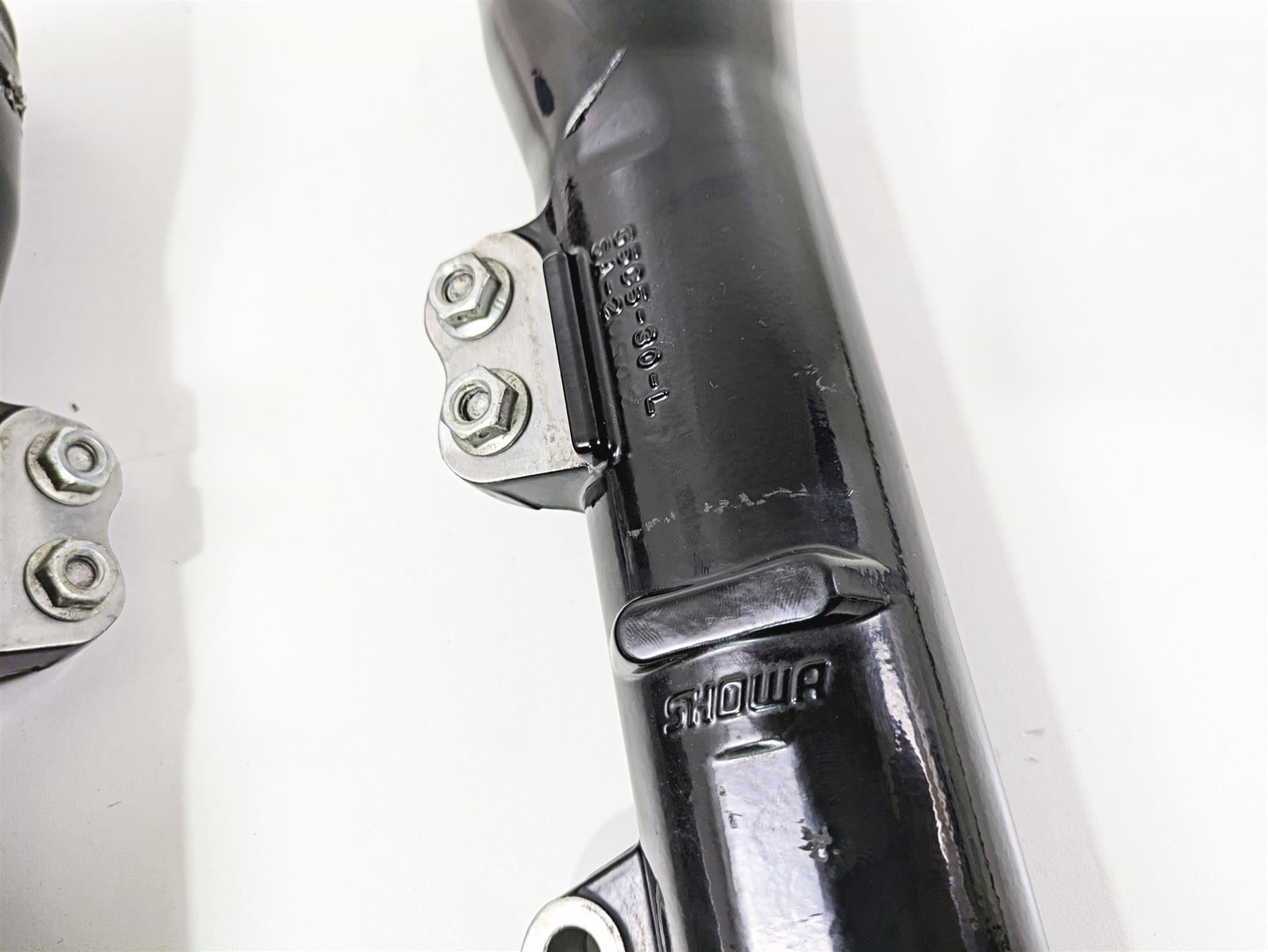 2011 Harley FXDC Dyna Super Glide Showa Front Fork Lowers 49 46607-06A 46608-06B {{ shop.shopifyCountryName }} - Mototech271