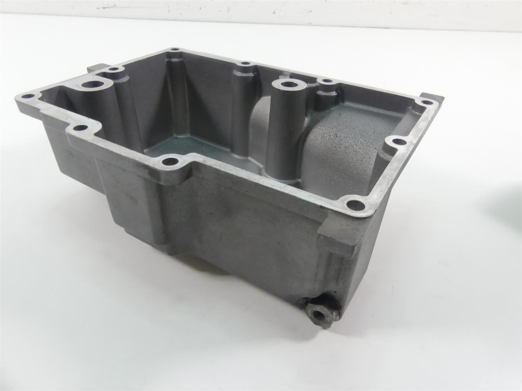 2009 Harley Dyna FXDF SE CVO Fat Bob Transmission Oil Pan Cover 26071-02 {{ shop.shopifyCountryName }} - Mototech271