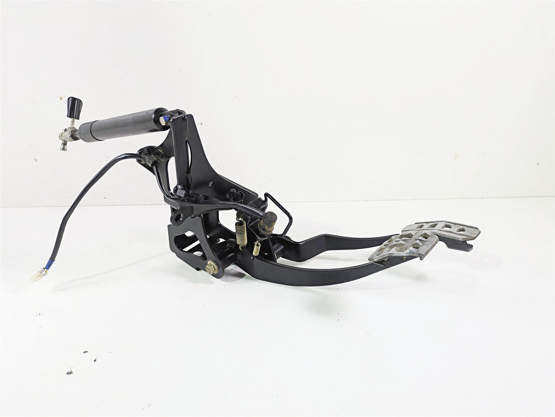 2020 Yamaha YXZ1000 R SS XTR Foot Pedal & Mount Set B57-F2548-01-00 {{ shop.shopifyCountryName }} - Mototech271