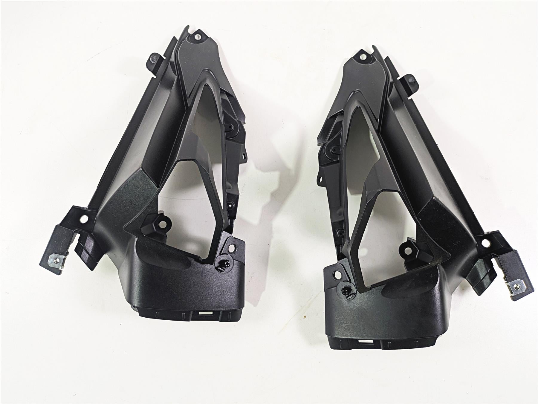 2016 BMW R1200RT K52 Front Blinker Side Cover Fairing Set 46637728815