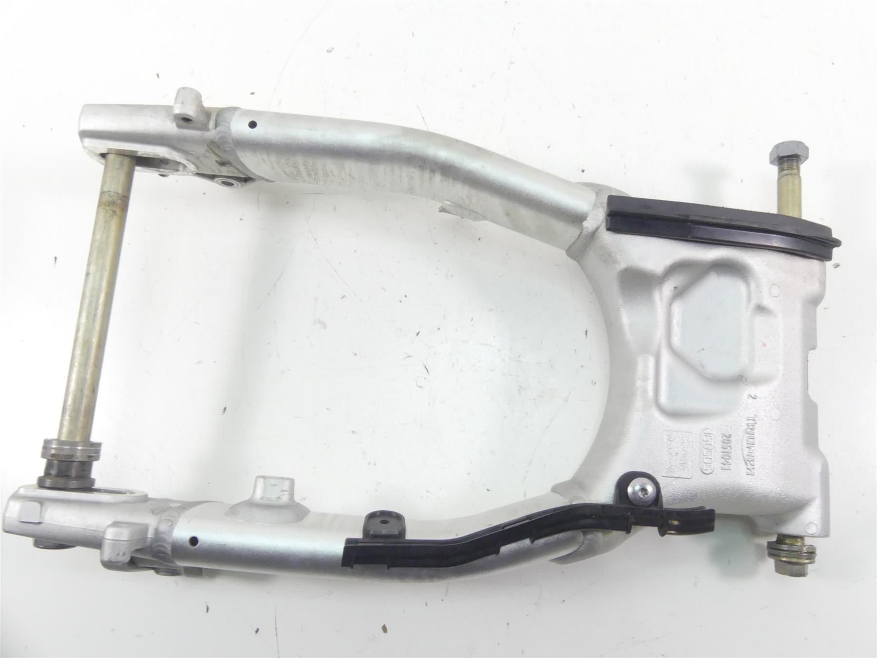 2017 Triumph Thruxton 1200 R Rear Swingarm Swing Arm Axle Set T2051033 {{ shop.shopifyCountryName }} - Mototech271
