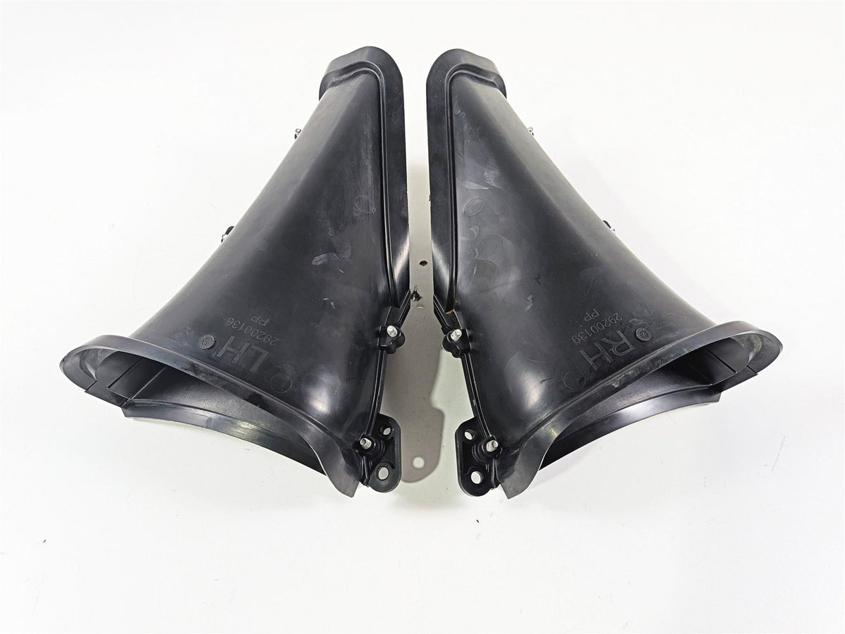 2020 Harley Touring FLTRK Road Glide Front Air Inlet Duct Set 29200136 292001393 {{ shop.shopifyCountryName }} - Mototech271
