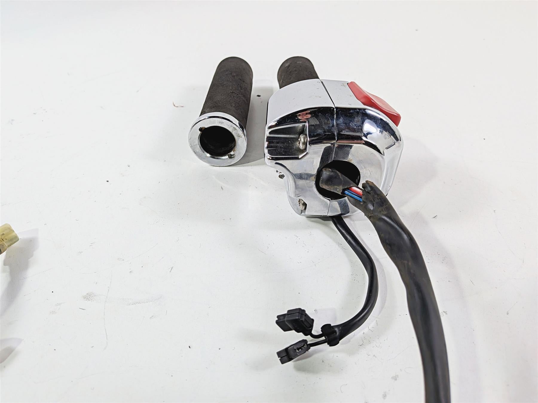 2008 Yamaha XV1900 Roadliner S Right Hand Control Switch 1D7-83973-00-00 {{ shop.shopifyCountryName }} - Mototech271