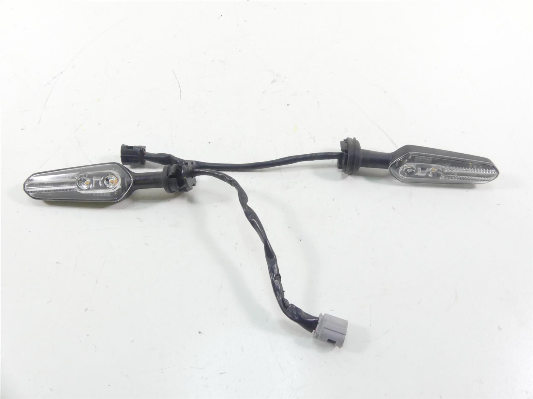 2022 Yamaha MT09 FZ09 Front Turn Signal Blinker Set B7N-83310-10-00