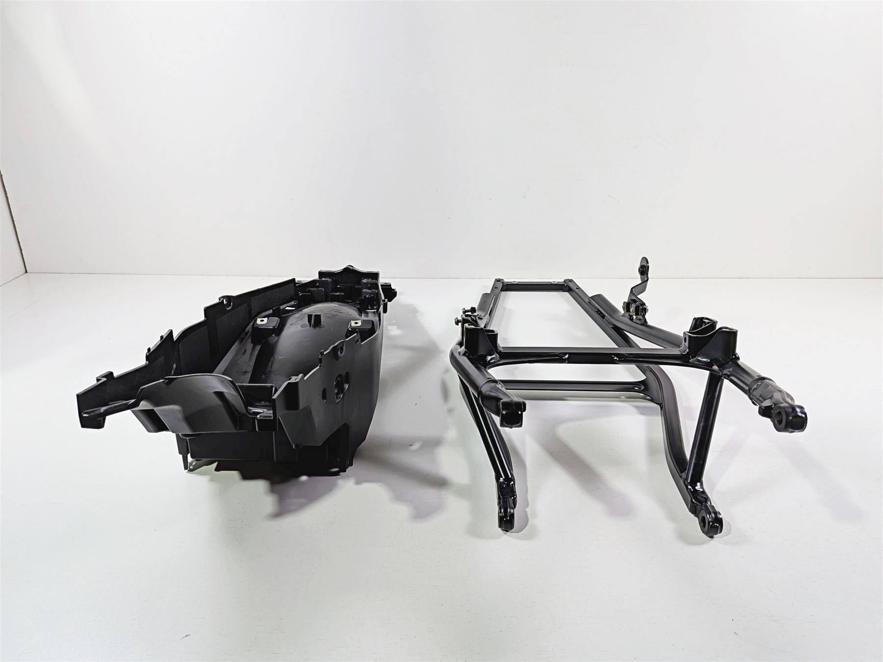 2023 BMW F850GS K81 Rear Subframe Sub Frame 46518564750 46518414766 {{ shop.shopifyCountryName }} - Mototech271